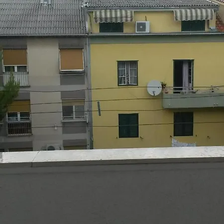 Apartments With Wifi Split - 11136 *